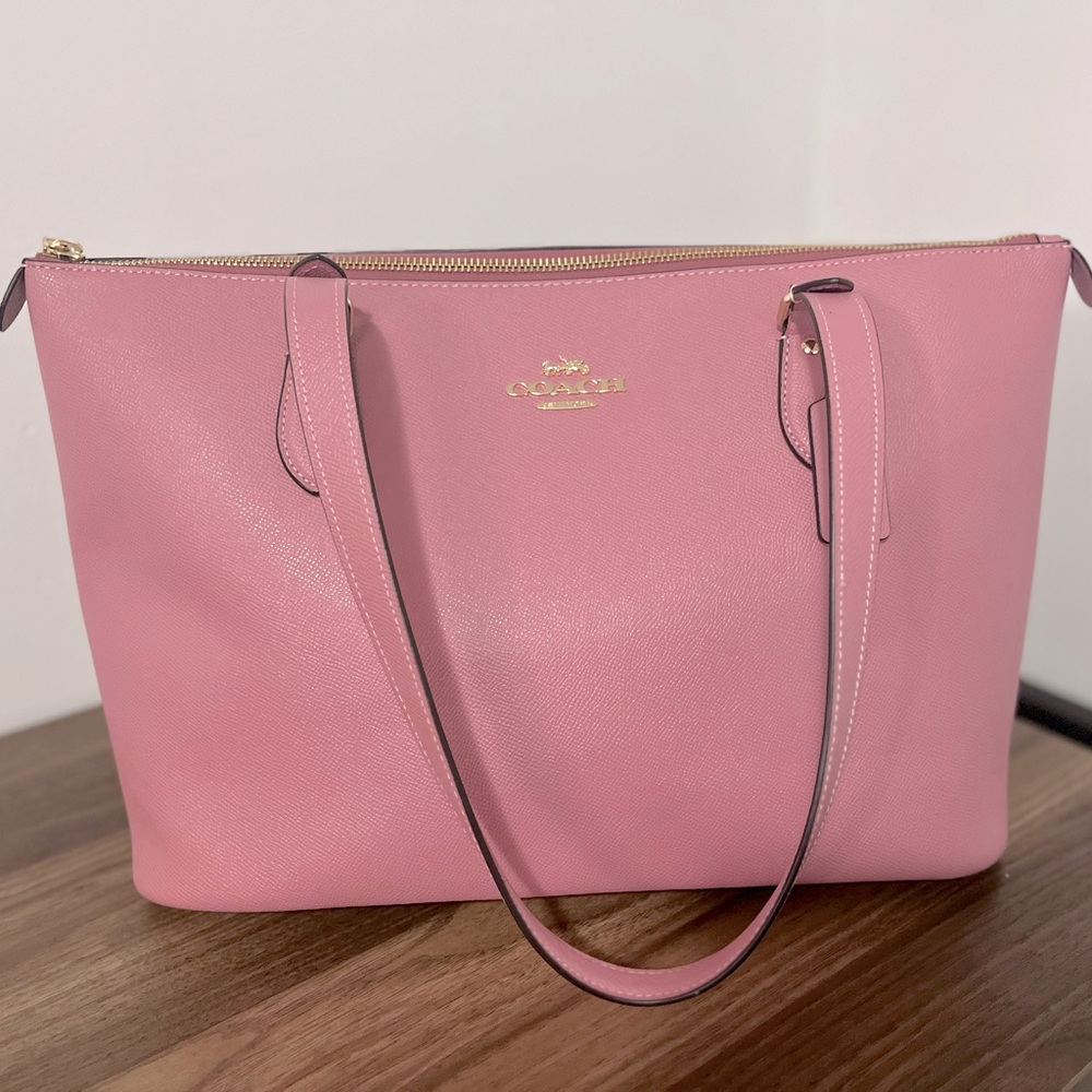 Coach Gallery Tote in EUC - True Pink Leather